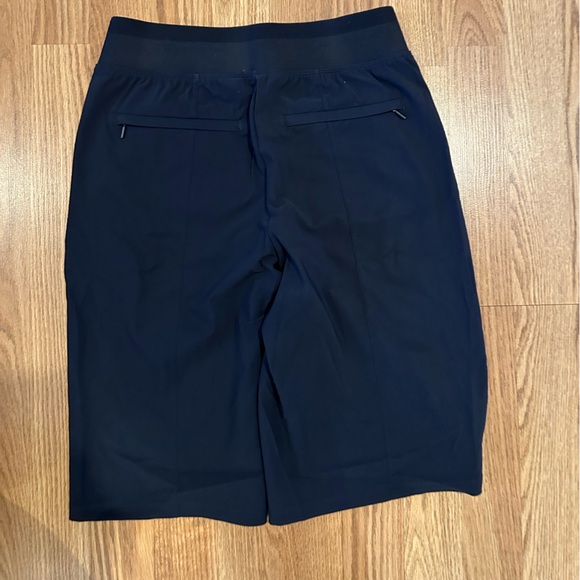 Athleta Women's Navy Shorts - Picture 3 of 3
